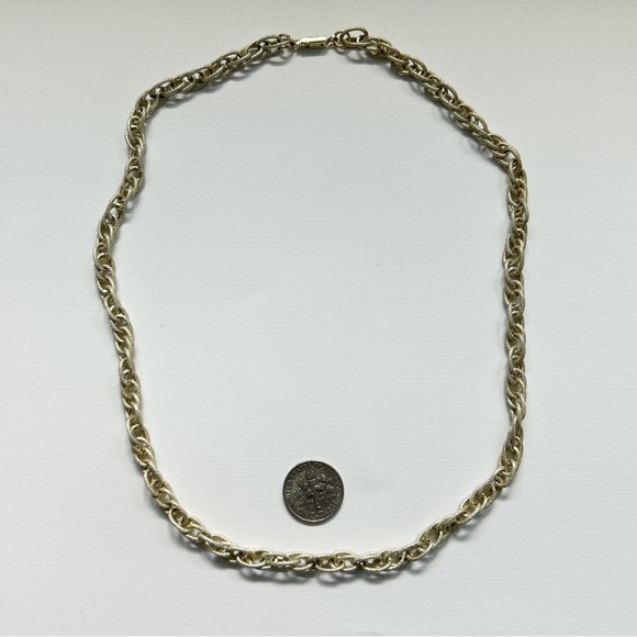 Two Gold Chain Necklaces - Picture 7 of 9